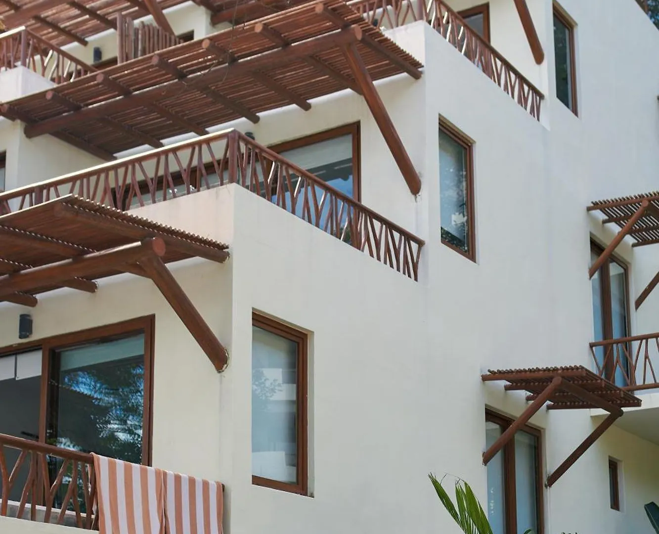 Ysuri Sayulita - Beachfront Hotel