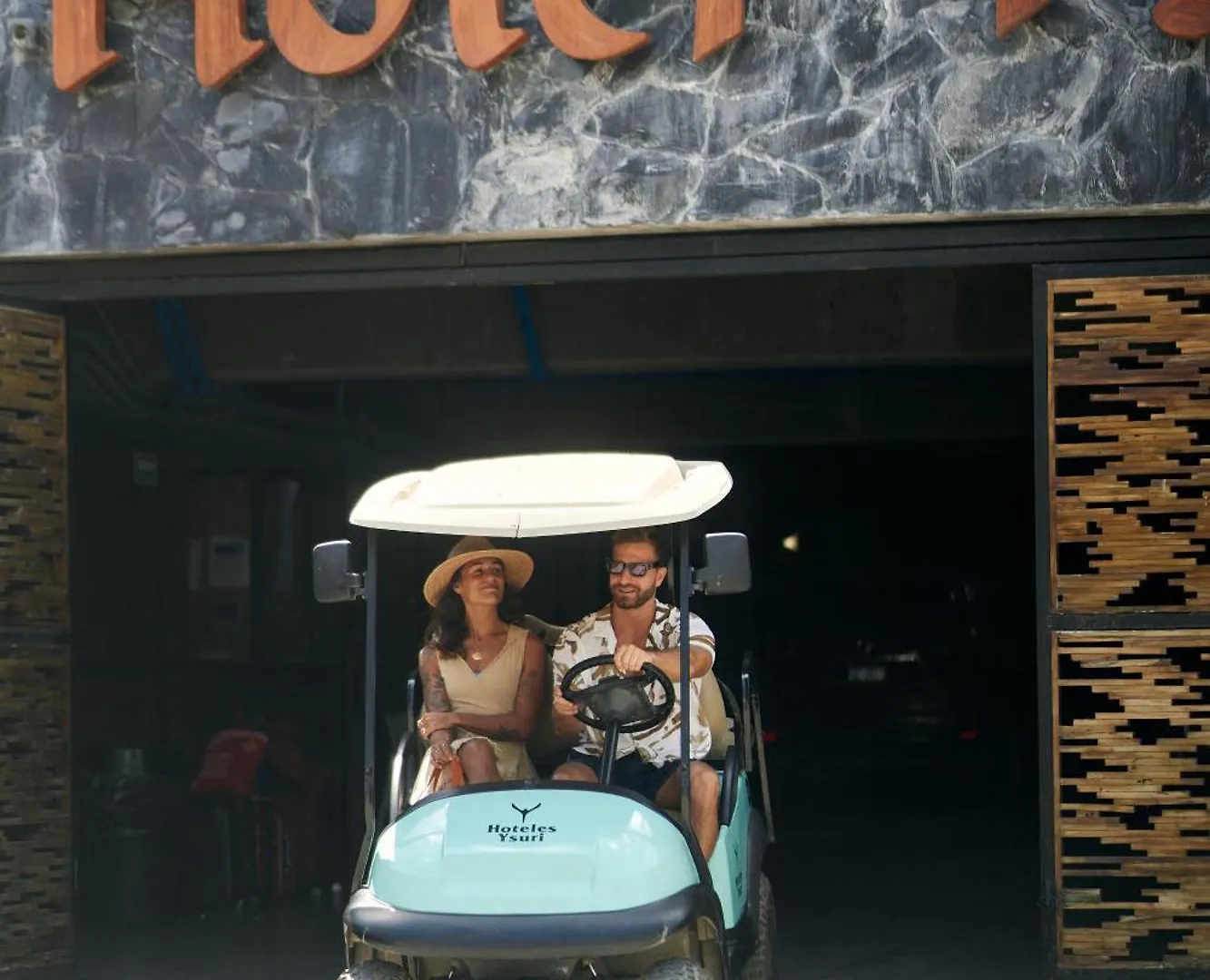 Ysuri Sayulita - Beachfront Hotel